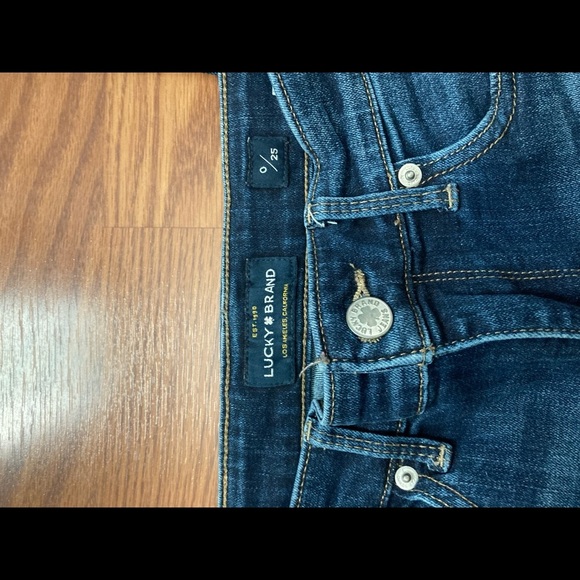 Lucky Brand Woman’s Skinny Jeans-EUC - Picture 3 of 5